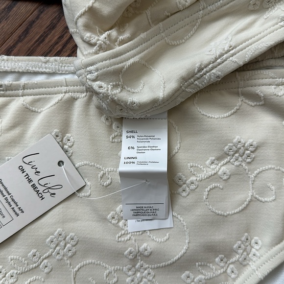 Swept Away Texture Banded Top & Mid Rise Hipster bikini set - Picture 5 of 8